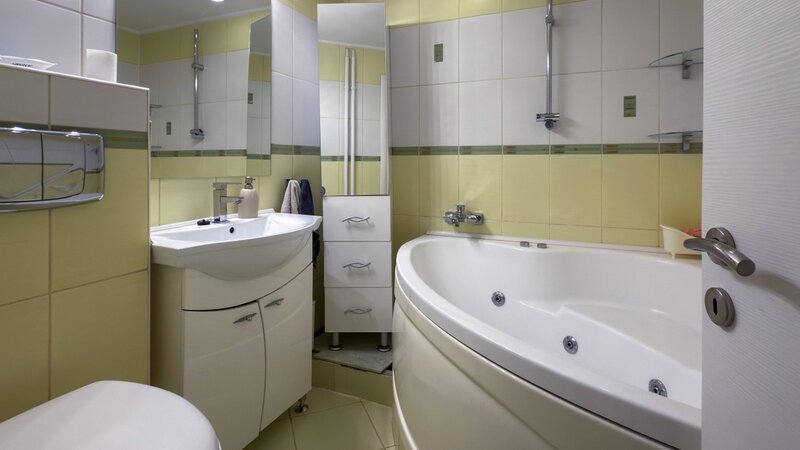 Ramnicu Sarat, apartament premium 2 camere,  ideal rezidential/office.